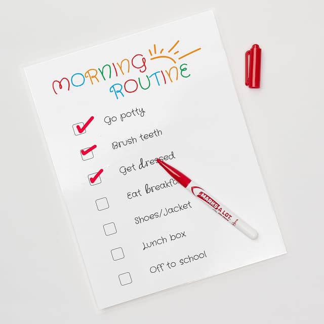 Detalle 2 de Avery 9 x 12 Clear Laminating Sheets 50-Pack