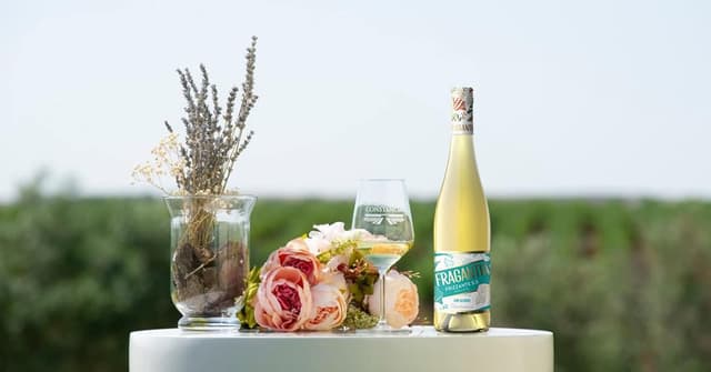 Thumbnail 1 de Finca Constancia Fragantia 5.5 - Vino Frizzante Blanco 🍾 (6 Botellas)