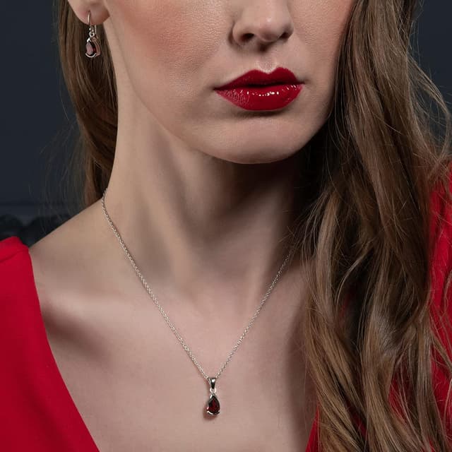 Detalle de Collier pendentif namana en argent 925 avec grenat naturel en forme de goutte