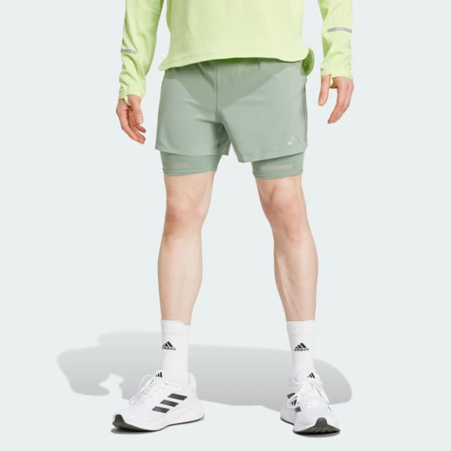 Imagen de adidas Ultimate Running Reflective 2-in-1 pantalón corto Verde en OfertitasTOP