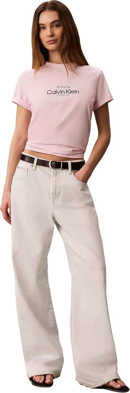 Detalle de Calvin Klein Magliette grafiche Donna: stile quotidiano con impronta grafica