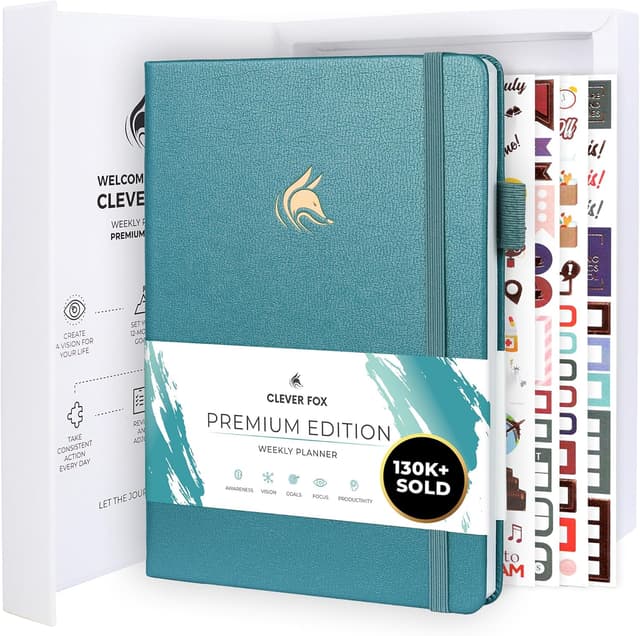 Detalle de Clever Fox Planner Premium A5 (Aquamarine) – Undated weekly & monthly organiser with vegan leather cover