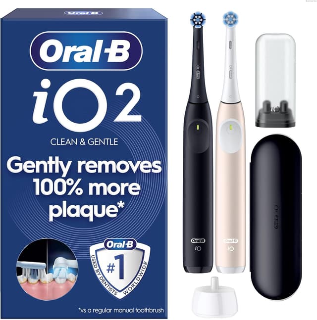Detalle de Oral-B iO2 Duo electric toothbrush set with 2 Gentle Care heads, travel case and 2-pin plug (Night Black & Calm Pink)