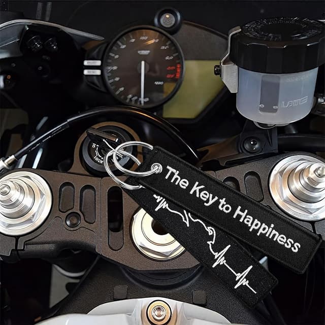 Detalle 2 de ChAusa llaveros bordados 2 piezas personalizados