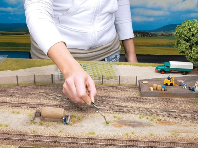 Detalle de NOCH Grasbüschel XL „blühend“ – Modellbau-Deko für H0, TT, N und Z, 9 mm