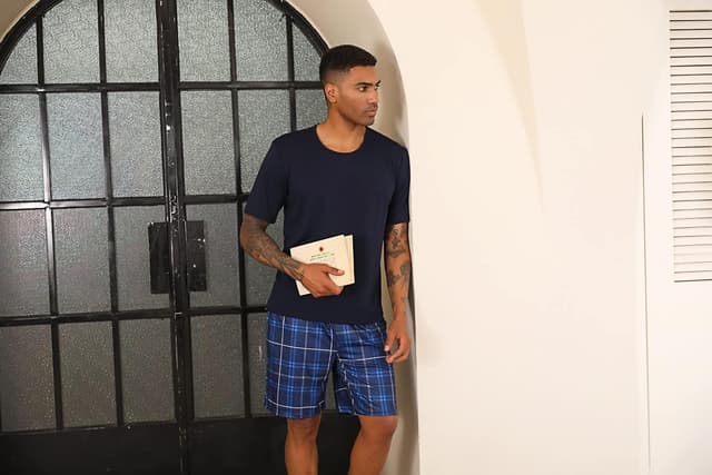 Detalle 2 de Uniexcosm Herren-Schlafanzug aus Baumwolle (Kurz, zweiteilig) mit Karierthose – Kurzarm & verstellbarer Kordelzug