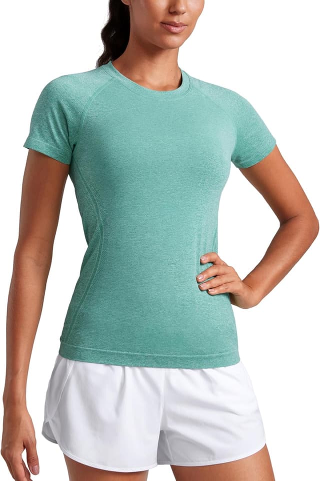Detalle de CRZ YOGA women’s seamless sports T-shirt – breathable short-sleeve gym and running top