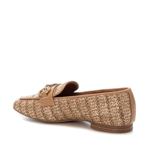 Detalle 2 de XTI Modelo 14380201 Mocasines taupe talla 39 👞