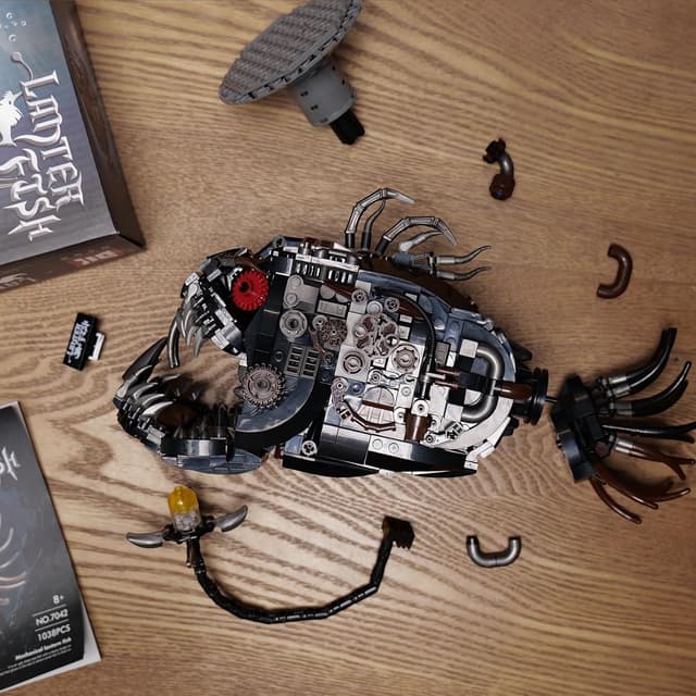 Thumbnail 6 de Mechanical Laternenfisch Klemmbausteine (1038 Teile) – Tier Lantern Fish im Steampunk-Design