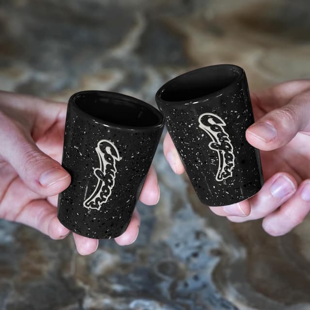 Detalle de Rico Industries NCAA Unisex-Adult Minimalist Washington Huskies 2oz Ceramic Shot Glass