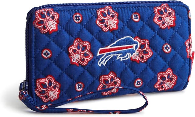 Detalle de Vera Bradley Collegiate Front Zip Wristlet with RFID Protection