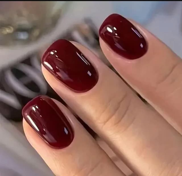 Detalle de Short press on nails with Wine red design