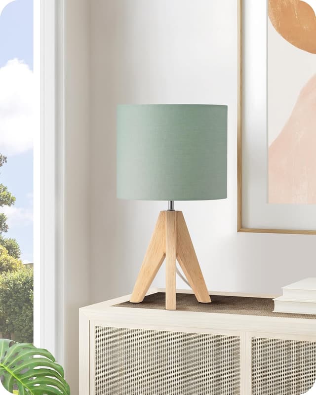 Detalle 1 de EDISHINE 36cm Bedside Lamp with Wooden Tripod Base and Bean Green Linen Shade (E27, 2700K LED bulb included)