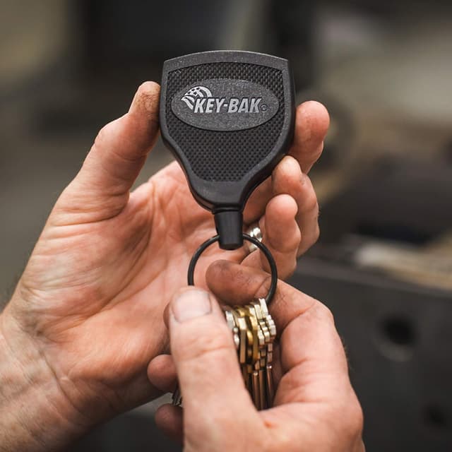 Detalle de KEY-BAK SUPER48 Plus HD 0S48-8474 : porte-clés rétractable ambidextre avec cordon de 121,9 cm