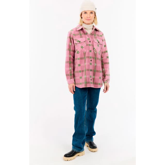 Detalle de Protest Camiseta de mujer Luv Protest: comodidad con forro polar suave y corte relajado