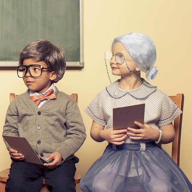 Thumbnail 3 de Huskein Old Lady Costume 13.4 in 🎭