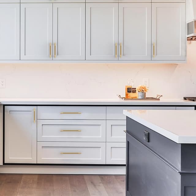 Detalle 1 de Schrankgriffe Champagner Bronze 5 Stück 128 mm