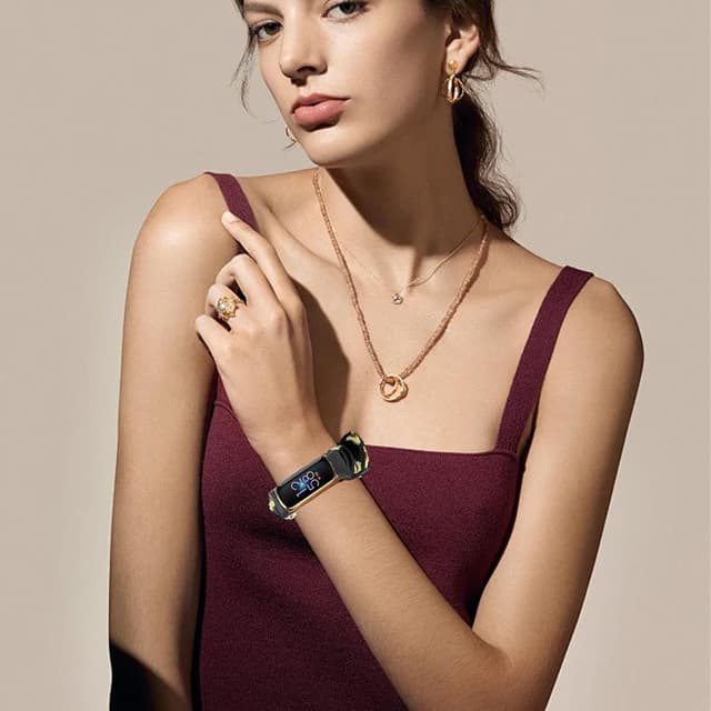 Detalle 2 de DKGKOO 3 Pack Scrunchie Elastic Strap for Fitbit Luxe – soft fabric replacement band