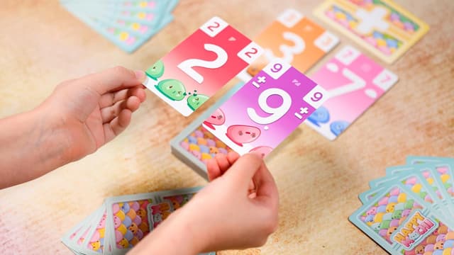 Thumbnail 4 de Asmodee Happy Mochi 71 cartas 20 minutos