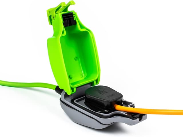 Detalle 2 de STATUS 1 Socket Extension Lead 5m (Green) with Weatherproof 13A IP54 Sealed Socket