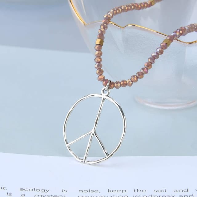 Detalle 2 de KELITCH Classic Peace Anhänger Halskette „Love“ mit Frosted Crystal Perlen (lila, A)