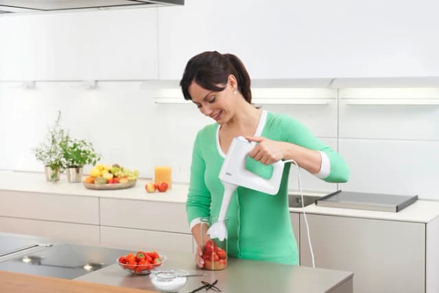 Detalle 2 de Braun MultiMix 3 HM3105 Handmixer mit 5