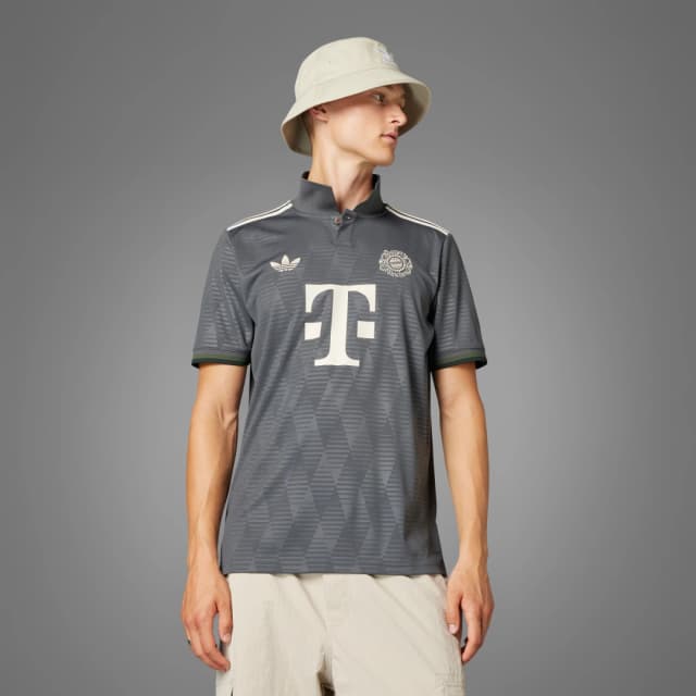 Imagen de adidas FC Bayern 24/25 Wiesn camiseta Gris 24/25 en OfertitasTOP
