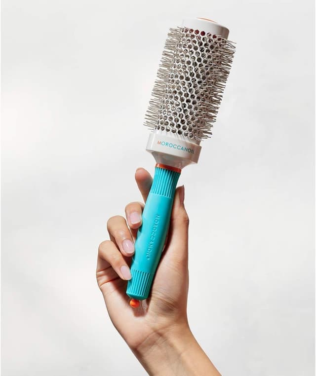 Detalle de Moroccanoil Ceramic Round Brush for Volume and Sleek Finish