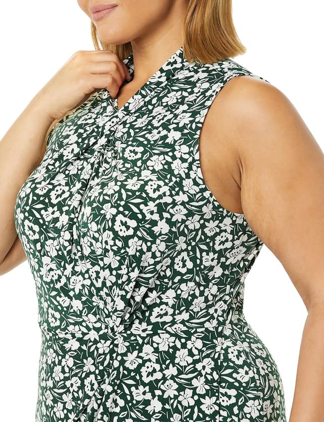 Detalle 1 de Faux wrap dress keyword Twist Neck