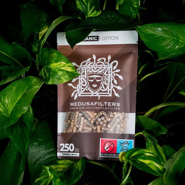 Detalle de Medusafilters Organic Edition: 250 Slim-Aktivkohlefilter (6 mm Ø) mit veganen Fasercaps & Kokos-Aktivkohle