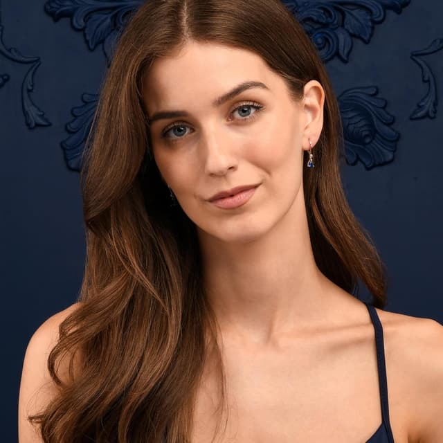 Detalle de Diamond Treats boucles d’oreilles pendantes en argent sterling 925 en goutte avec pierres bleues