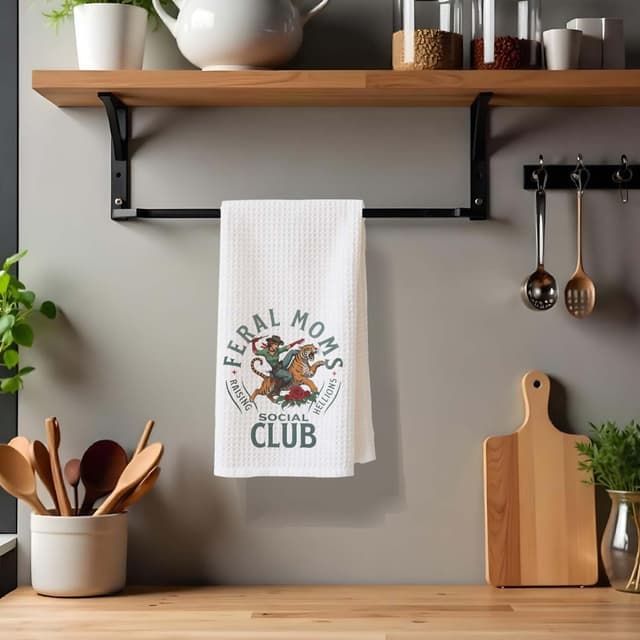 Detalle 2 de EVER-GOING TUNE Fun Feral Moms Kitchen Towel 16x24