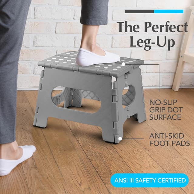 Detalle de Handy Laundry Folding Lightweight Step Stool (Grey, 9-Inch) — 300 lb Capacity, Easy-Flip Open
