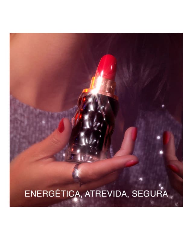 Detalle de Cacharel Yes I Am estuche de regalo