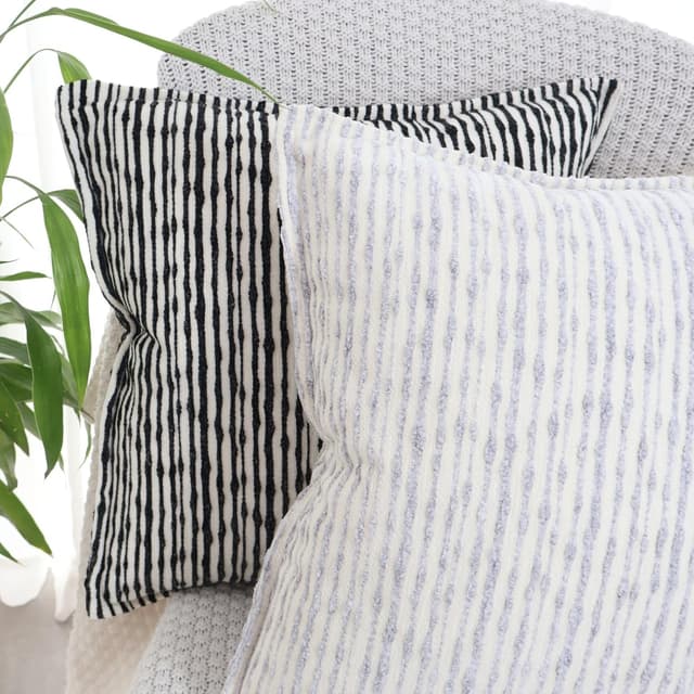 Detalle 2 de OYIMUA Pack of 2 Chenille Cushion Covers (45 x 45) in Blue Jacquard Stripe