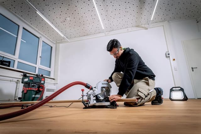 Detalle 2 de Scie à onglet Metabo 216 mm 1100 W