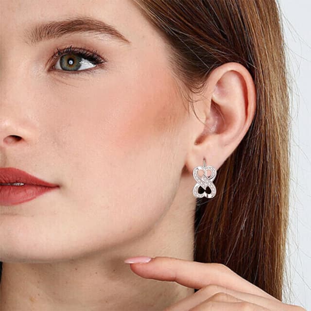 Detalle de KINGWHYTE Unendliche Creolen aus 925 Sterling Silber mit kubischem Zirkon – Infinity-Huggies für Frauen und Mädchen