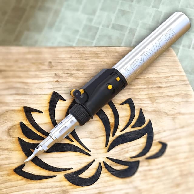 Detalle de LEXIVON LX-770 Kit saldatore a butano senza fili, set multiuso con autoaccensione e fiamma regolabile (set di 7 punte)