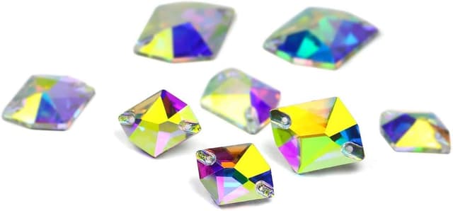 Detalle 2 de DONGZHOU Strasssteine zum Aufnähen (53 Stück) in Kristall-AB, flacher Rücken mit 2 Löchern