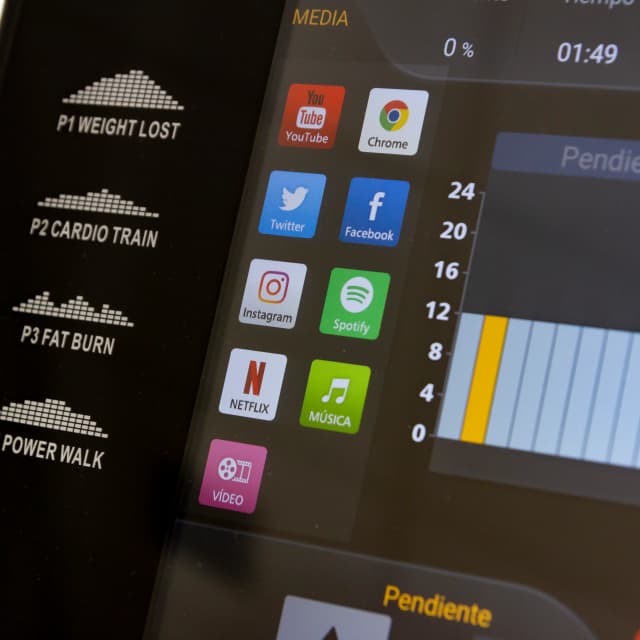 Detalle 2 de BH Fitness RS900TFT Cinta de correr con multimedia y envío gratis