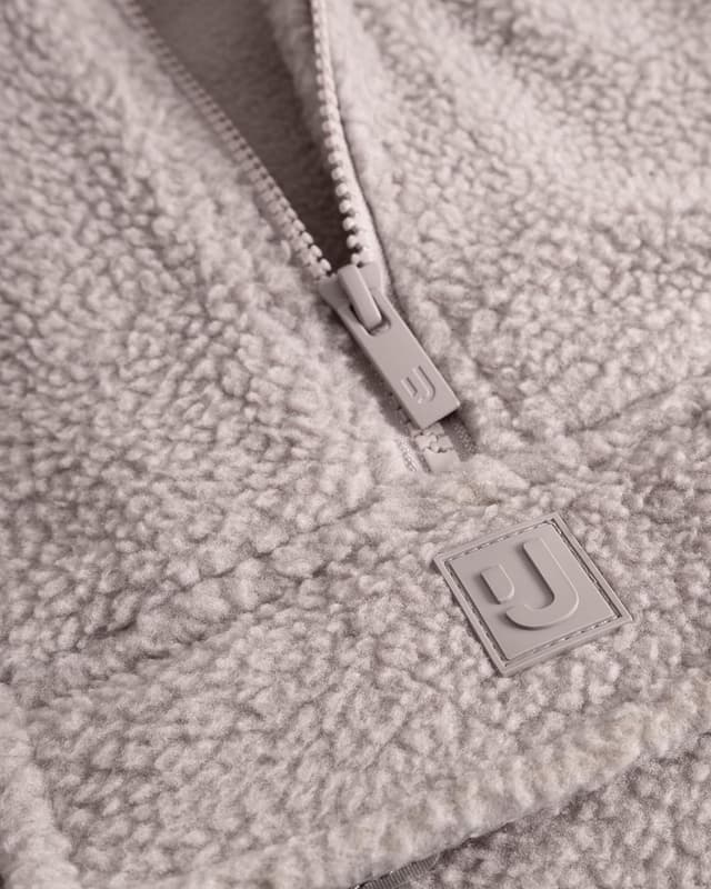 Detalle 2 de Johnny Urban Felpa con zip uomo Ruben: troyer oversize in pile con tasca a canguro