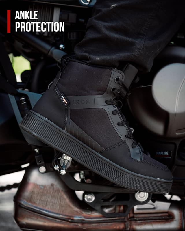 Detalle de RIDEIRON stivali scarpe moto uomo con normativa CE EN 13634:2017, impermeabili antiscivolo e traspiranti