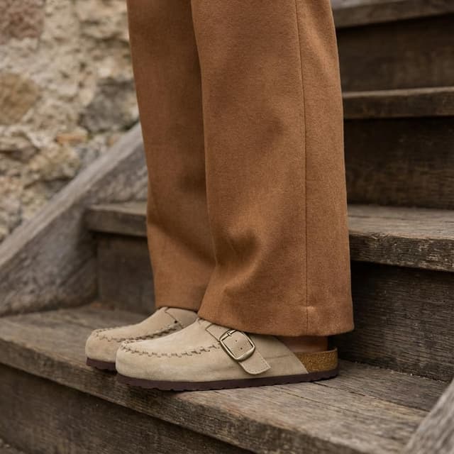 Thumbnail 4 de CUSHIONAIRE Canoe Genuine Suede Clogs for Women