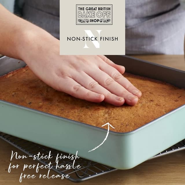 Detalle 1 de GBBO Brownie Tin 30 x 20 x 5cm