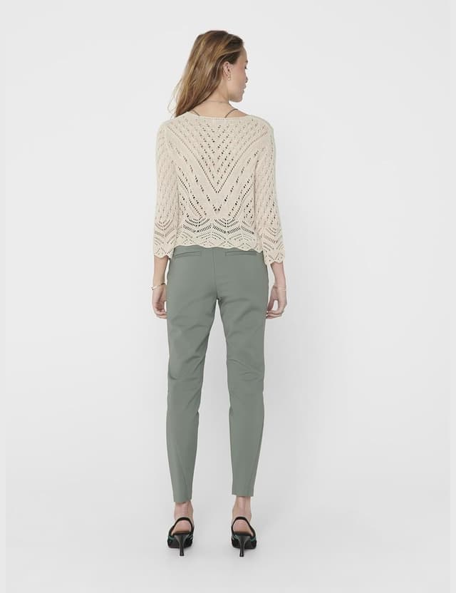 Detalle de Pull court en tricot pour femme JDYNEW, manches 3/4 et col en V