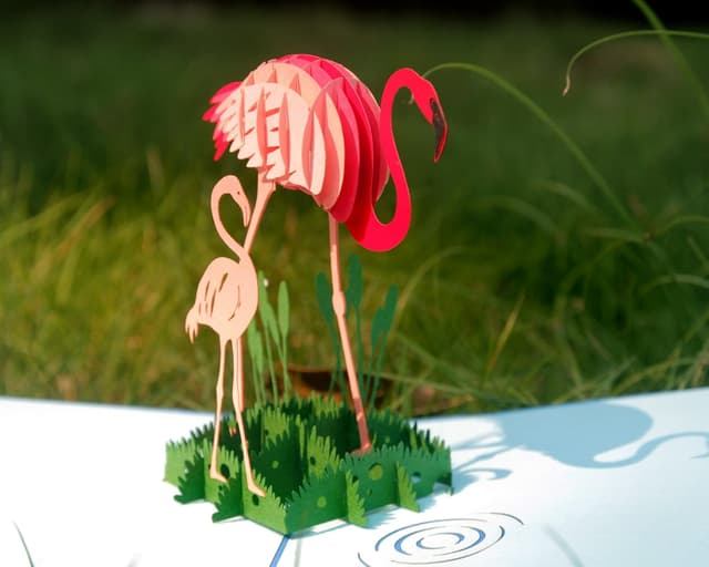 Detalle de CUTPOPUP Flamingo Father’s Day Pop-Up Greeting Card (3D) – 15 cm x 15 cm