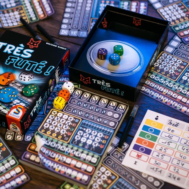 Detalle 2 de Schmidt Spiele Très Futé 8 ans jeu 🎲