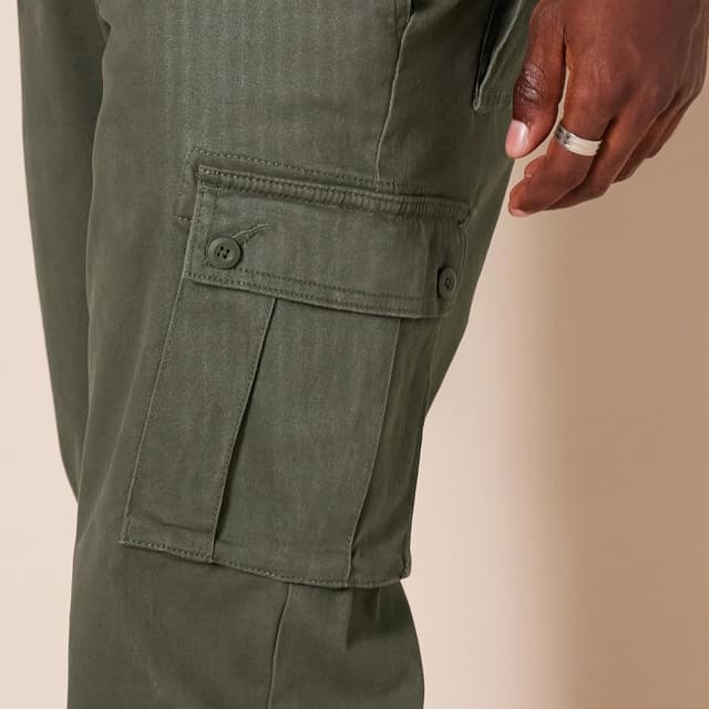 Detalle 2 de Amazon Essentials Homme Pantalon Cargo Stretch à coupe droite (grandes tailles)