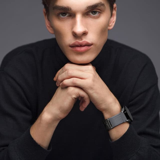 Detalle 2 de Joehwerr 18mm Braided Stretch Nylon Sport Strap with Parachute Buckle (Grey) for compatible Garmin and vivoactive models