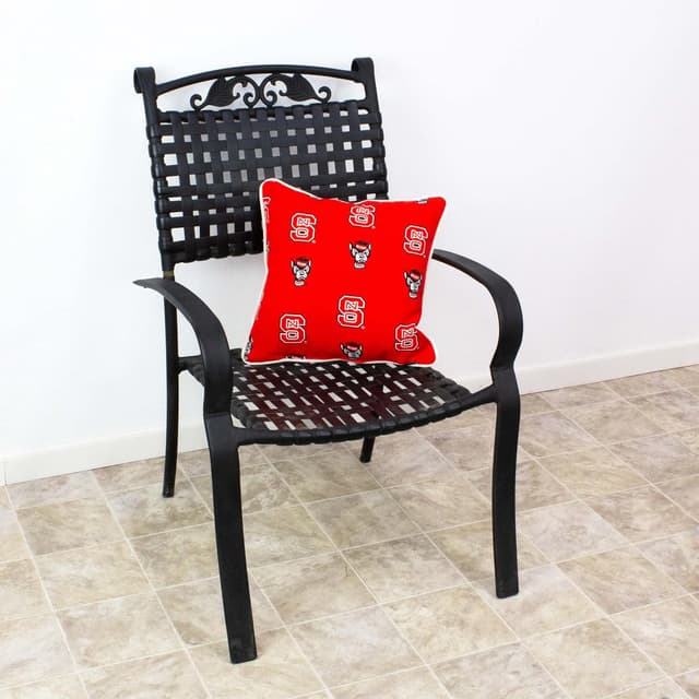 Detalle de College Covers NC State Wolfpack Outdoor Decorative Throw Pillow (16" x 16")